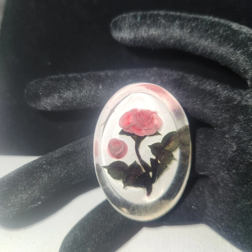 Vintage Reverse Carved Lucite Rose‎ Brooch Pink Floral Intaglio Oval Pin